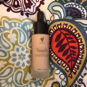 Organza Younique Foundation